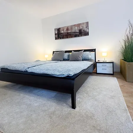 Apartmán Moderne L Ruhige Lage Nahe L Wenige Minuten Ins Zentrum Von Schwerin (Mecklenburg-Vorpommern)