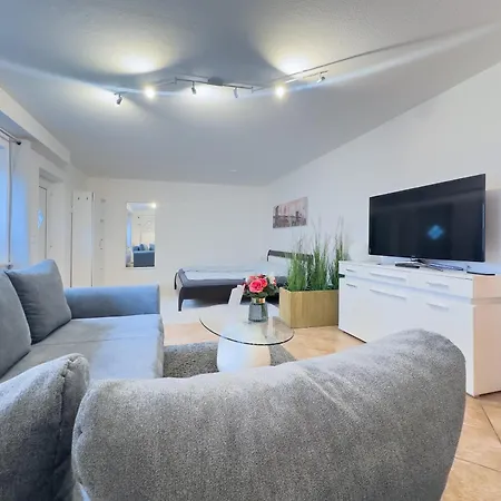 شقة Moderne L Ruhige Lage Nahe L Wenige Minuten Ins Zentrum Von