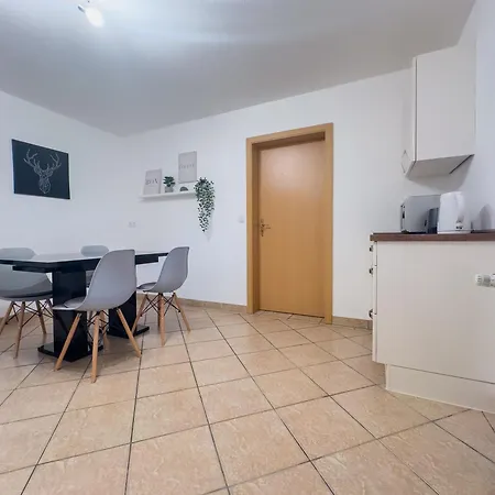 Apartmán Moderne L Ruhige Lage Nahe L Wenige Minuten Ins Zentrum Von