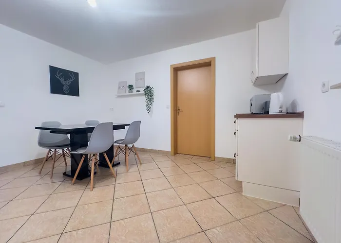 Appartamento Moderne L Ruhige Lage Nahe L Wenige Minuten Ins Zentrum Von